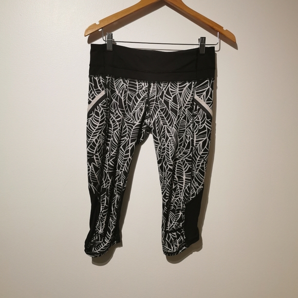 Lululemon s 6 run a marathon crop - Picture 4 of 10